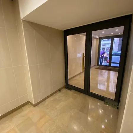 10 Mins Walk Eiffel Tower, 16 Apartment *