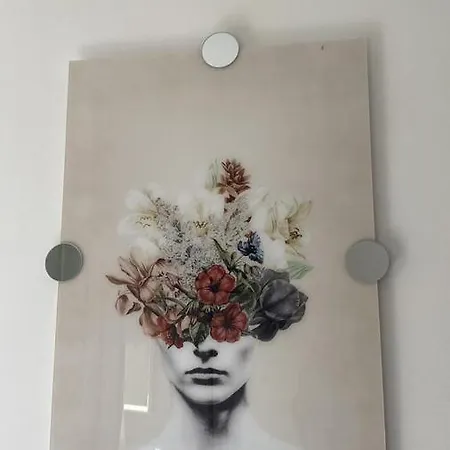 10 Mins Walk Eiffel Tower, 16