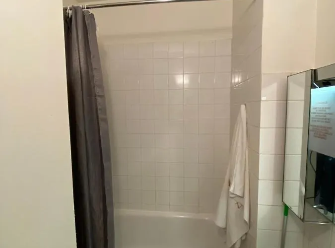 10 Mins Walk Eiffel Tower, 16 Apartment