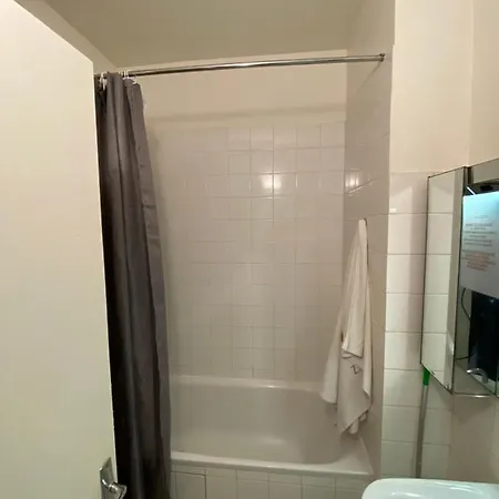 10 Mins Walk Eiffel Tower, 16 Apartamento